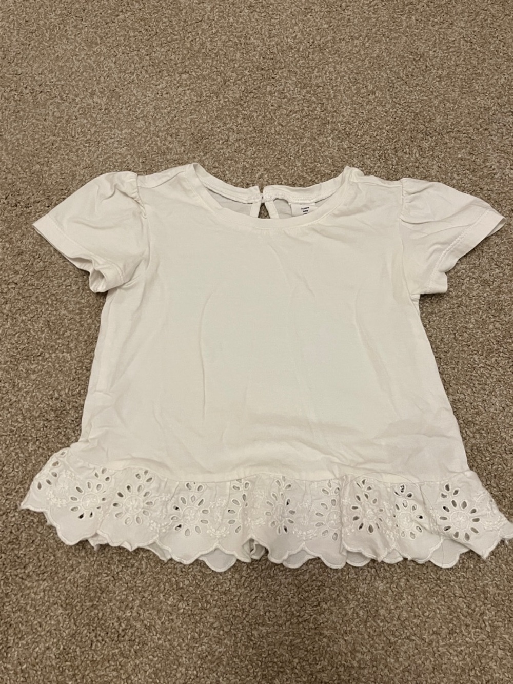 GAP White Short Sleeve Tee with Eyelet Ruffle Hem